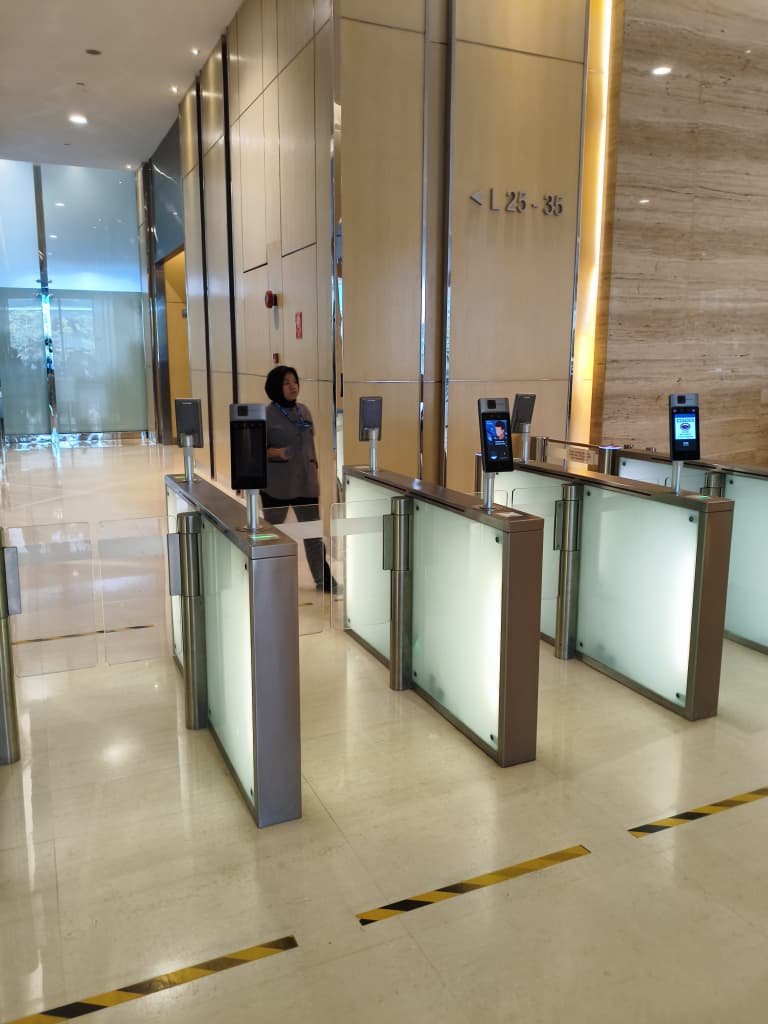 Speed gates with face recognition in an office tower